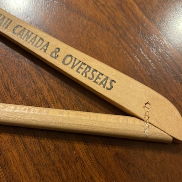 VINTAGE WOODEN HANGER - SHERATON HOTELS & MOTOR INNS - NICE COLLECTIBLE! - Picture 8 of 8